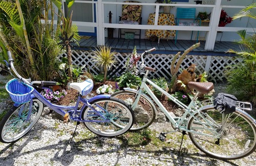 Naples Apartment | Cozy Cottage Goodland Fl.