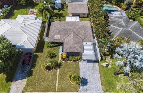 Poinsettia Heights House | Cozy Cottage in Poinsettia Heights - Private, Stylish, and Minutes to Las Olas