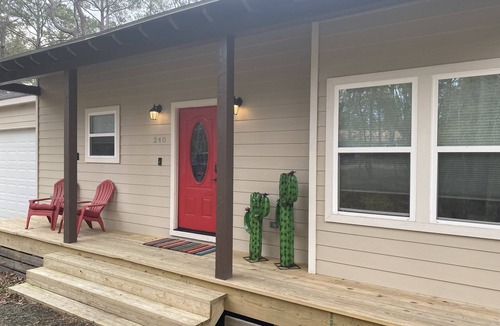 Brookeland Cottage | Cozy Cottage in Rayburn Country-Pet Friendly-King Suite/Pool Table! Sleeps 10