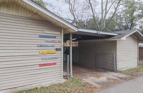 Gulfport Cottage | Cozy Cottage That Is Just a Short Walk to the Beach Bon Bateau Cottage B