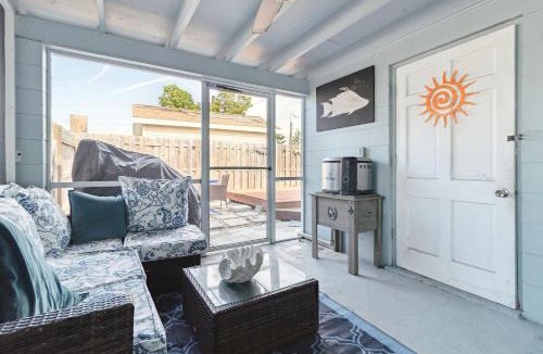 Flamingo Bay House | Cozy Cottage with BBQ Area and Modern Amenities in Saint James City, Florida