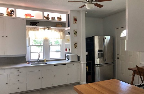 Roanoke House | Cozy Country Farm House in North Keller