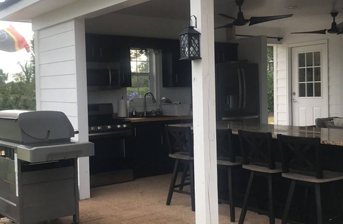 Carson House | Cozy, country living with plenty of privacy and fun things to do!