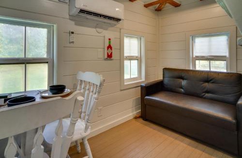 Iberia Parish Apartment | Cozy Couple’s Retreat w/Porch on Bayou Teche!