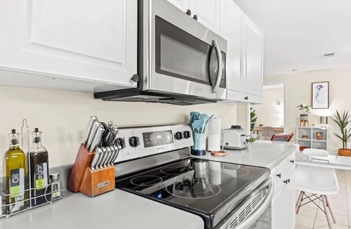 Niceville House | Cozy dog-friendly stay near white sandy beaches!