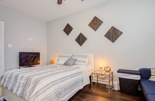 Northside House | Cozy Downtown Townhome