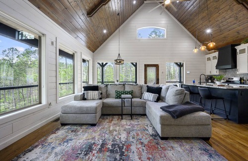 Octavia Cabin | Cozy Forest Cabin w/Nature Views & Peaceful Vibes | Feels Like Colorado