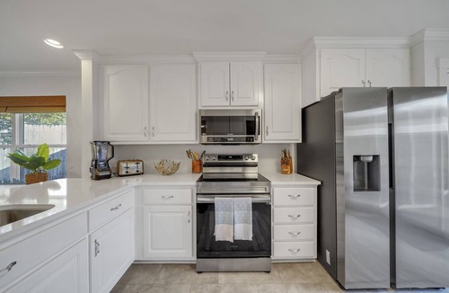Bid-a-wee Beach House | Cozy Gem Hideaway! Private Beach within 2 mins!
