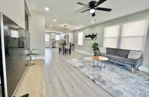 Dillard House | Cozy Gentilly Gem located 3 miles from the French quarters!