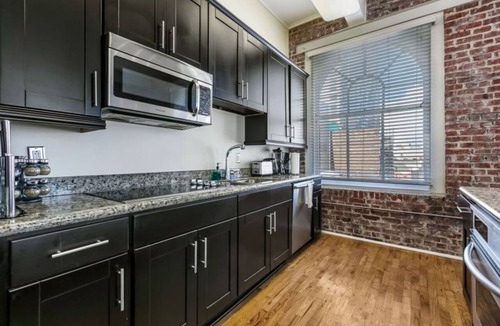 Central Business District Hotel | Cozy Gorgeous Condo - Walk to Bourbon and FQ
