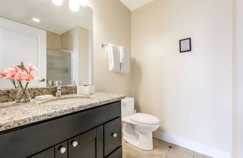 Central Business District Hotel | Cozy Gorgeous Condo - Walk to Bourbon and FQ