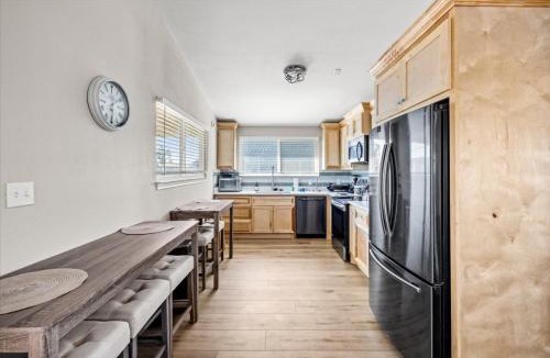 Bermuda Beach House | Cozy Haven- short walk to beach