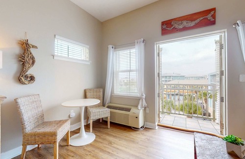 Gulf Place Apartment | Cozy Hotel-Style- near beach & dining with kitchenette, pools, hot tub, & tennis