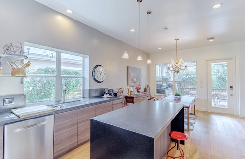 Braeswood Place House | Cozy House Retreat Near Texas Medical Center.