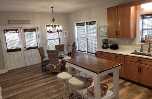 Lillian House | Cozy in Secluded Lillian, AL - Bama Baysider HomenFREE Boat Storage