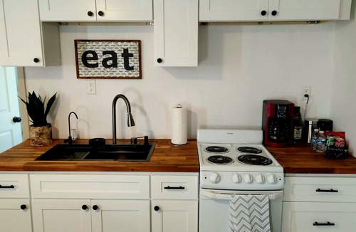 Orlando Apartment | Cozy KING bed Guest Suite in sunny Orlando Fl, near Universal and Disney