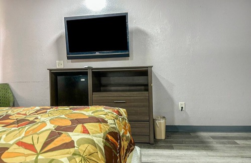 Jackson Hotel | Cozy King Bed|Smoking|Jackson