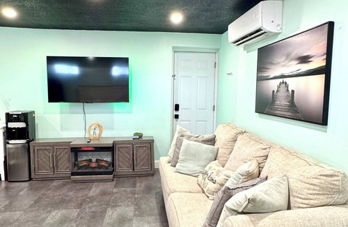 Lutz House | Cozy Lakehouse In-Law Suite
