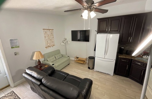 Pasadena On The Gulf Cottage | Cozy large 1-bedroom cottage in peaceful St. Pete w AC, Pool, close to beaches