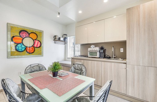 South of Fifth Apartment | Cozy Miami Beach Apartment < 1 Mi to Ocean!