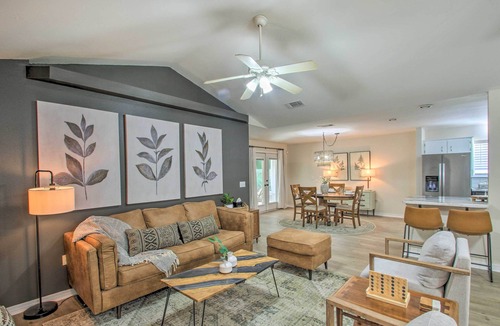 Brent House | Cozy-Modern Pensacola Home: Large Yard, Grill
