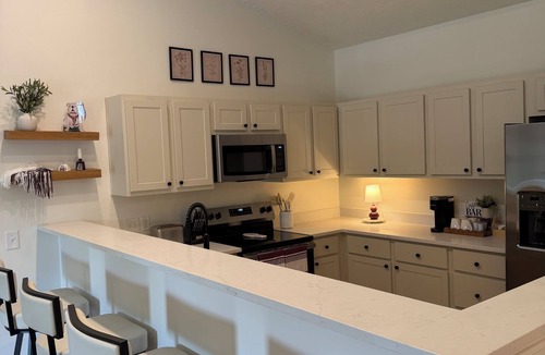 Starkville Condo | Cozy newly renovated 3 bedroom condo! Only 12-15 min walk to campus.