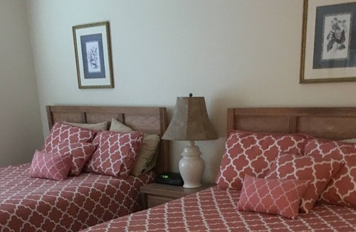 Dadeville Condo | Cozy off Water condo in Stillwaters with Pool & Hot Tub.