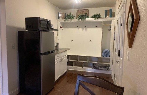 Milton House | Cozy Private Room-Queen&Full Bed, Hot Tub Pool Pets Welcome!