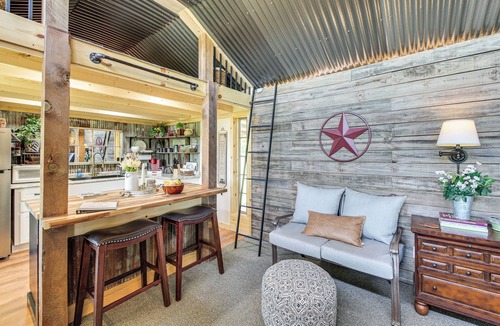 Curtis Apartment | Cozy Retreat w/Ponds, Kayaks & Fire Pit
