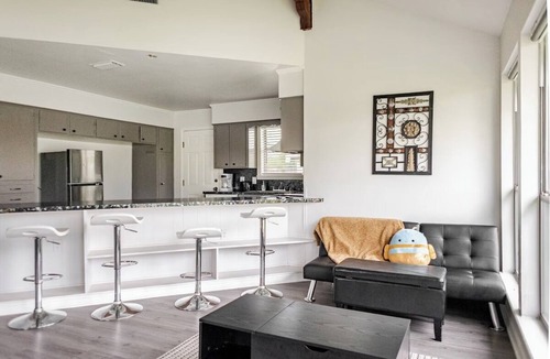 Shreveport House | Cozy & Romantic 2BR - Lakeview, Boat slip & Pier