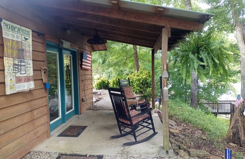 Pangburn Cabin | Cozy romantic cabin/1 bedroom right on the river great views Pangburn NO PETS