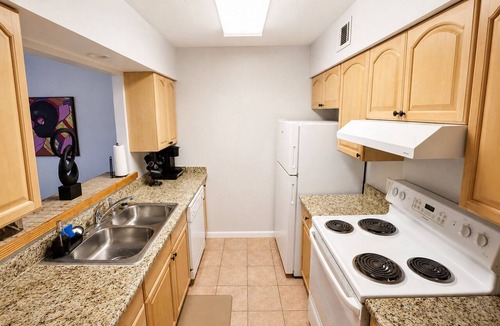 Springlake Condo | Cozy/Safe 1-bedroom condo in Shreveport with Fast-WiFi