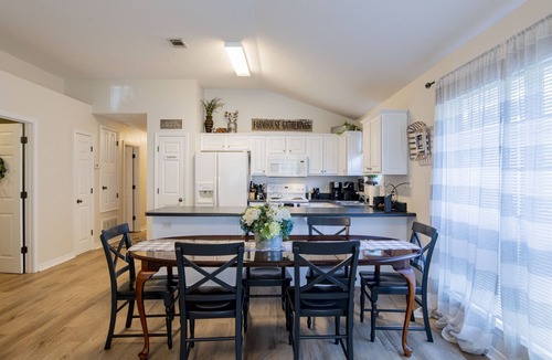Northwest Pensacola House | Cozy & Spacious 4 bdrm Cottage in Pensacola