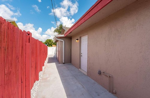 Lauderhill Apartment | Cozy studio in amazing Lauderhill with refreshing AC