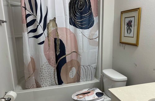 Northside House | Cozy two bedroom in Jacksonville. Centrally located and close to riverside.