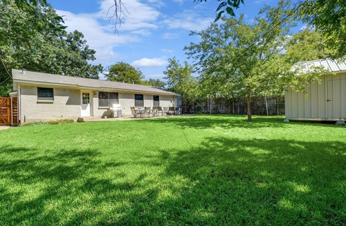 Park Central House | Cozy Updated Home, A+ Location, 2 King Suites!