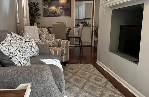 Irish Channel House | Cozy uptown New Orleans single property located near great amenities.