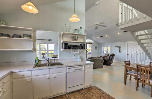 Crawfordville House | Cozy Waterfront Island House on Live Oak Island!