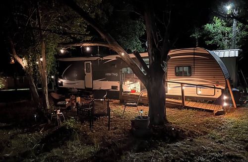 Lake Whitney House | Cozy Woodland RV Retreat in Clifton Texas on Beautiful Lake Whitney!