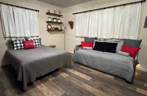 Salado Cabin | Creek Cabin in Salado - walk to everything Salado has to offer!