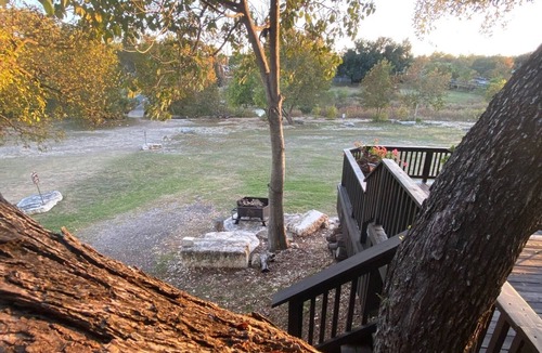 Salado Cabin | Creek Cabin in Salado - walk to everything Salado has to offer!