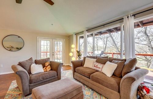 Belton House | Creekside Cottage w/Deck & Hot Tub in Belton