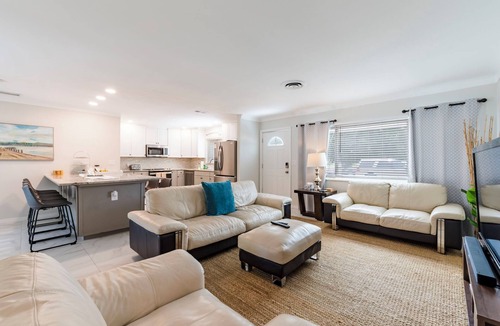 Southgate House | Creekside Heated Pool Mini Put Put in Heart of SRQ