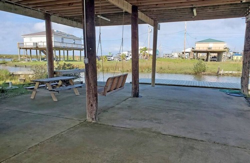 Golden Meadow House | Crusty Crab - Boat Access - Island Realty
