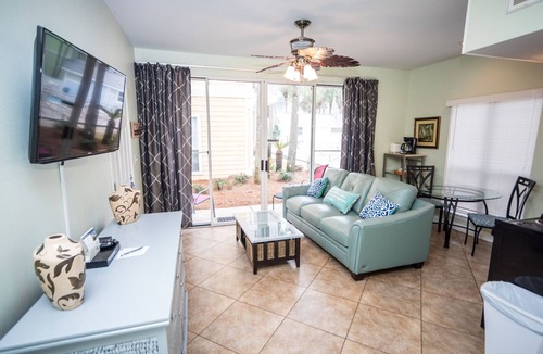 Crystal Beach Apartment | Crystal Beach Cottage, steps to beach & pool. Close to shopping, restaurants!