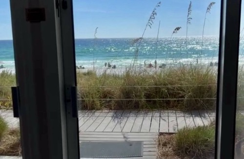 Crystal Beach Condo | Crystal Beach Waterfront Condo Destin 1 bdrm Unit with Private Beach Service ☀️⛱️