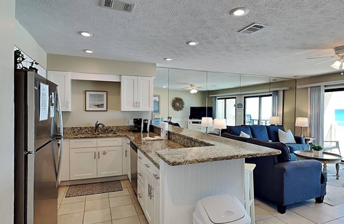 Crystal Beach Condo | Crystal Villas #9B | Gulf Front + Beach Service Included