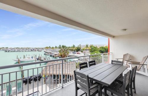 Meadows House | Curacao - Large 2x2 Waterfront Condo Great View Pool & Dock