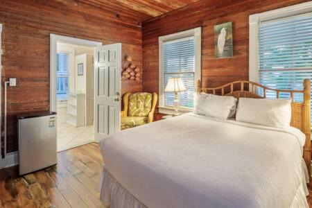 Key West Historic District Hotel | Curry House - Rooms 3 & 4