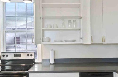 South 7th Ward Apartment | Cute 1bed 1bath 4blocks from French Q, steps to Jazz and music venues